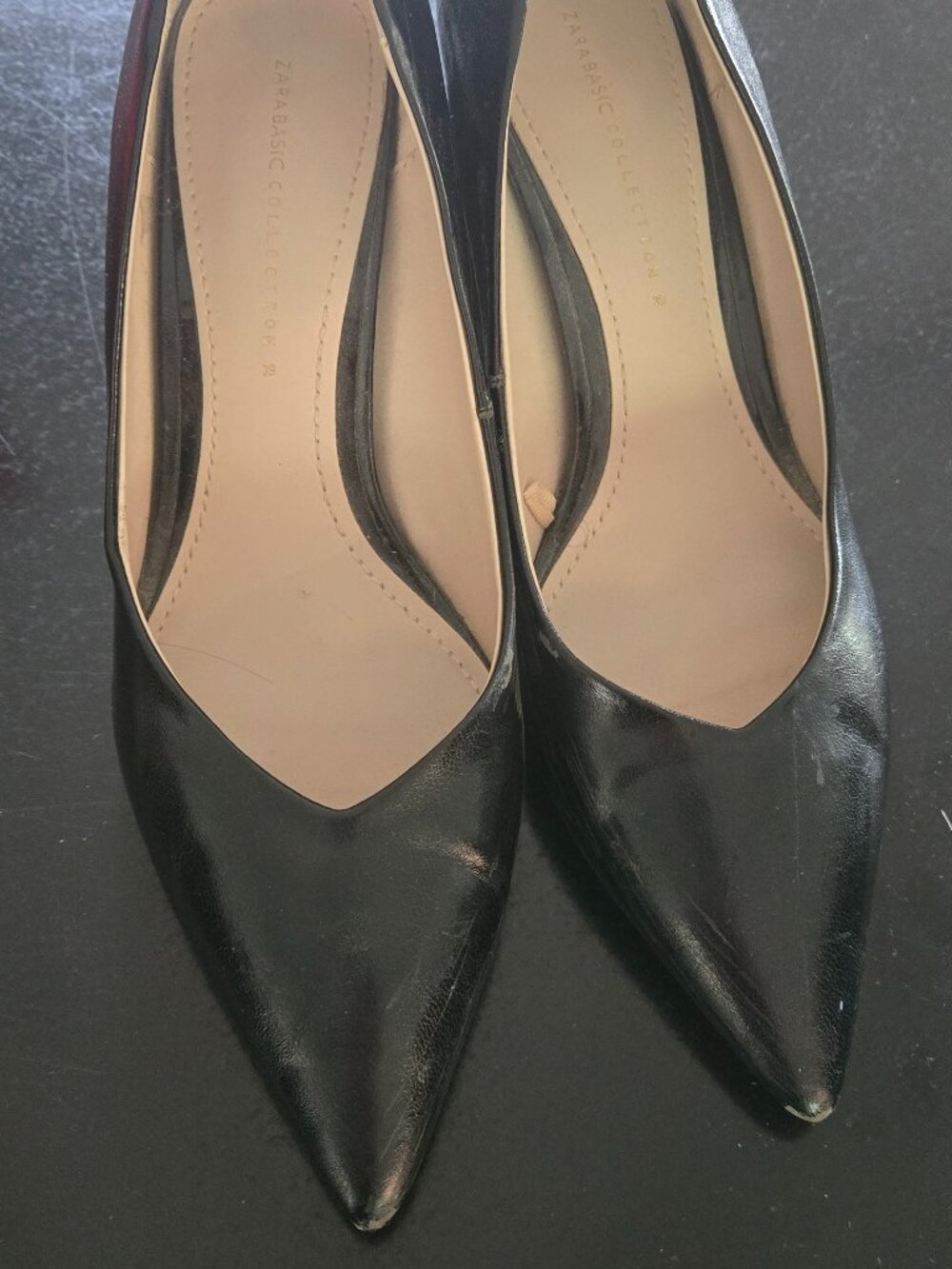 Black pumps